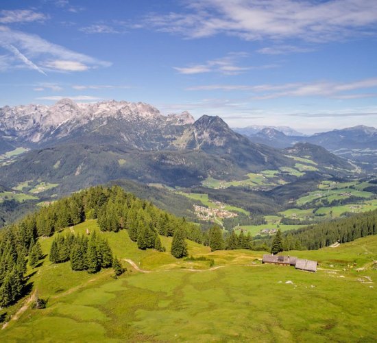 Traumhaftes Panorama über Annaberg und die umliegende Bergwelt - © Tourismusverband Annaberg Lungötz